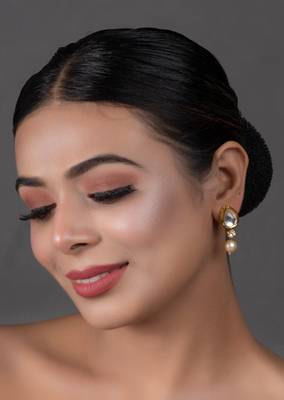 Pearl Beaded Handcrafted Kundan Studs 4