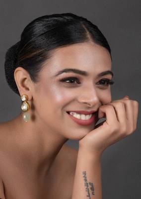 Ivory Beaded Gold Tone Kundan Earrings 1
