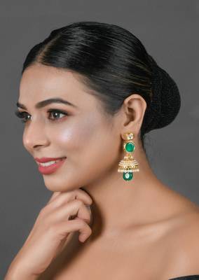 Green Gold Toned Pearl Beaded Kundan Jhumki 2