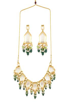 Green Gold Toned Handcrafted Kundan Necklace Set 4