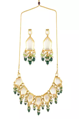 Green Gold Toned Handcrafted Kundan Necklace Set