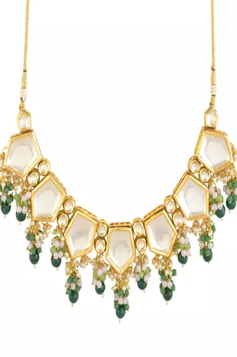 Green Gold Toned Handcrafted Kundan Necklace Set