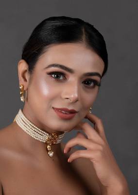 Pearl Beaded Kundan Floral Choker Necklace With Earrings 2