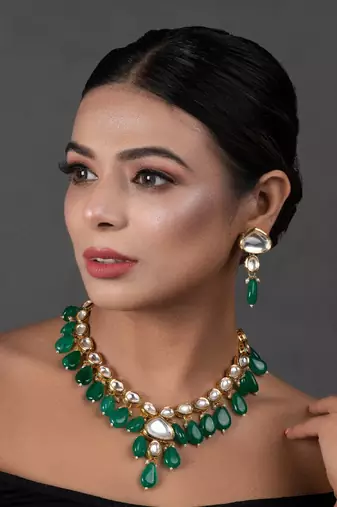 Emerald Beaded Gold Toned Kundan Necklace With Earrings