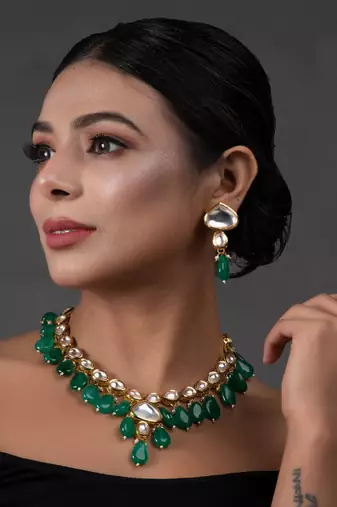 Emerald Beaded Gold Toned Kundan Necklace With Earrings