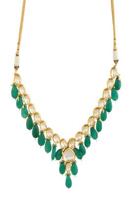 Emerald Beaded Gold Toned Kundan Necklace With Earrings 4