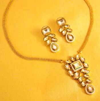 Kundan Meenakari Fusion Pendant Set 1