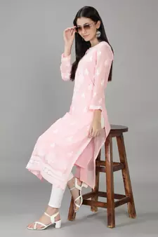 Hand Embroidered Lucknowi Chikankari Light Pink Georgette Kurta with Slip