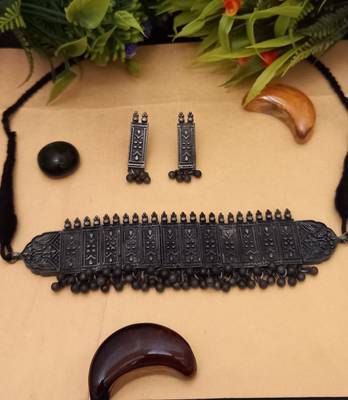 Black necklaces 1