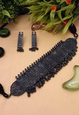 Black necklaces 2