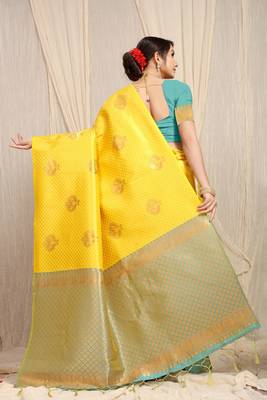Yellow Woven Silk Blend Saree With Blouse 3