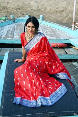 Red woven georgette saree with blouse 2