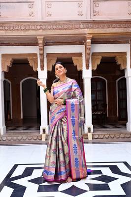Pink woven kanchipuram silk blend saree with blouse 1