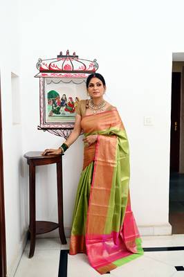 Green woven Faux kanchipuram silk saree with blouse 3