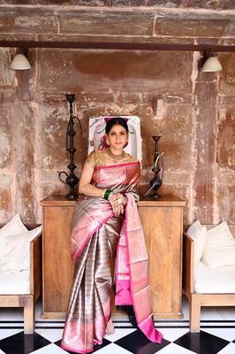 Black woven kanchipuram silk blend saree with blouse 1