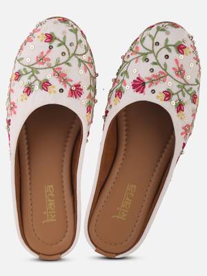 White Floral Embrodary Canvas Flats 2