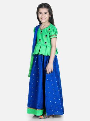 BownBee  Embroidered South Indian Pavda Pattu Lehenga- Green 3