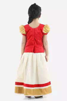 BownBee GirlsHalf Sleeve South Indian Pavda Pattu Lehenga- Red