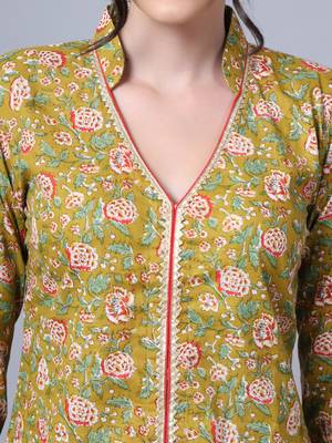 Mehendi Green Floral Kurti with Straight Pants and Dupatta 4