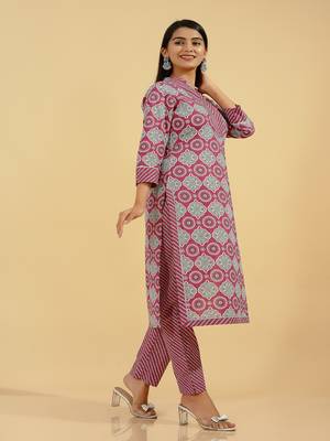Kipek Womens Cotton Printed Straight Kurta set (Purple) 4