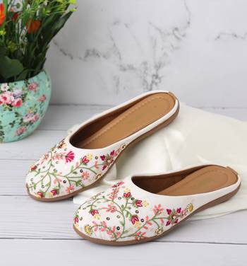 White Floral Embrodary Canvas Flats 9