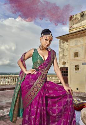 Magenta woven silk saree with blouse 3