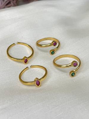 Gold toe rings 1