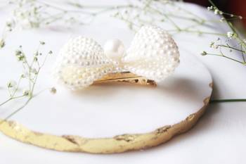 CHOKO Off White Bow Detailing Hairclip - Handmade 2