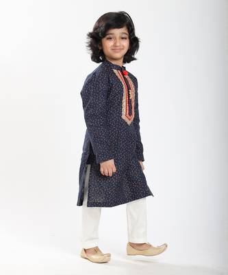 Linen Kurta Set, Embellishment With Pompom Along With Ivory  Pyjama 7