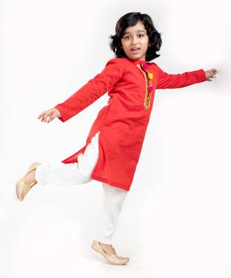 Linen Kurta Set, Embellishment With Pompom Along With Ivory  Pyjama 2