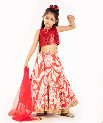 100% Pure Linen Lehenga Set With Sequin Embellised Blouse And Contrast Dupatta   2