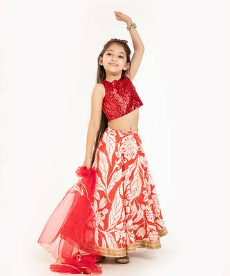 100% Pure Linen Lehenga Set With Sequin Embellised Blouse And Contrast Dupatta   3