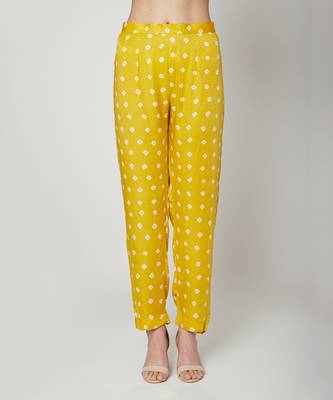  Yellow relaxed hand dyed leheriya kurta with hand dyed bhandhej pants 3