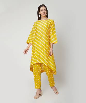  Yellow relaxed hand dyed leheriya kurta with hand dyed bhandhej pants 5