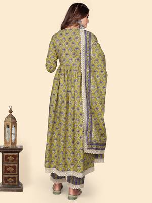 Vbuyz Women'S Print & Gota Patti Straight Cotton Olive Stitched Kurta Pant With Dupatta 4