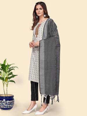 Vbuyz Women'S Printed Straight Cotton Blend White Stitched Kurta Pant With Dupatta 5