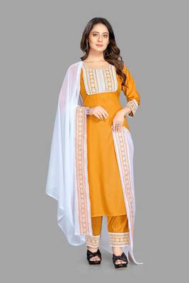 Style Samsara Cotton Blend Printed Kurta, Pant and Dupatta Set 1