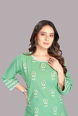 Style Samsara Women Kurta and Lurex Pant Set 4