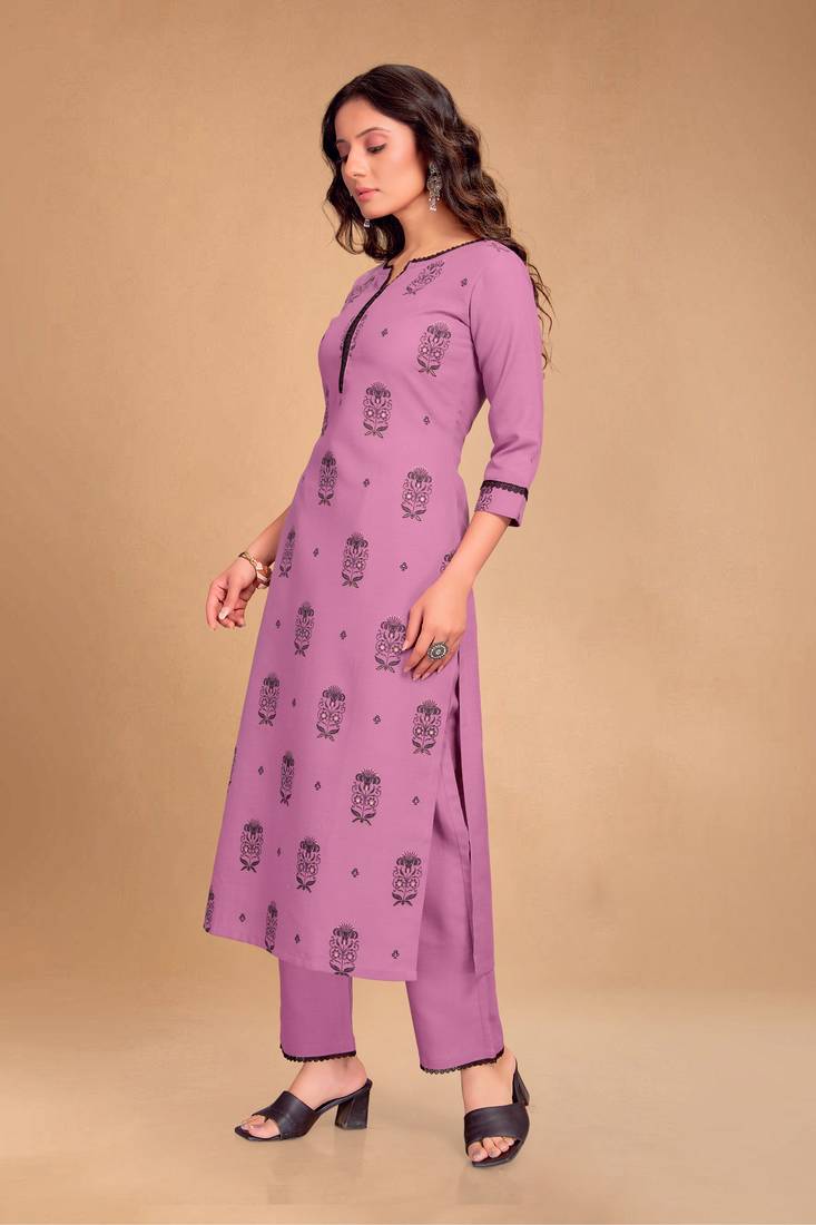 Style Samsara Foil Printed cotton blend kurti with pant