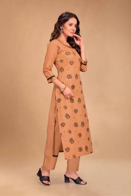 Style Samsara Foil Printed cotton blend kurti with pant 2
