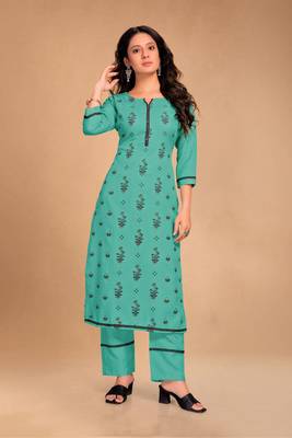 Style Samsara Foil Printed cotton blend kurti with pant 1