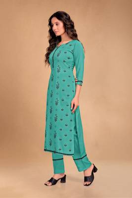 Style Samsara Foil Printed cotton blend kurti with pant 3