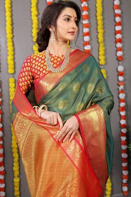 Green Woven Silk Blend Saree With Blouse 3