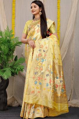 Cream Woven silk blend Saree With Blouse 2