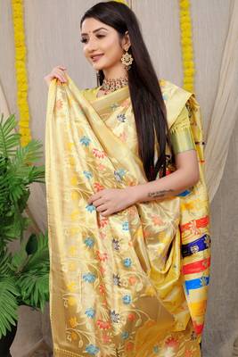 Cream Woven silk blend Saree With Blouse 4