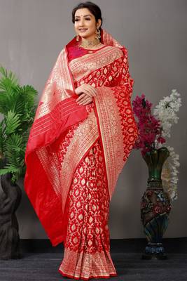Red Woven silk blend Saree With Blouse 2