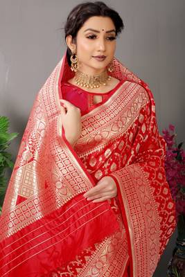 Red Woven silk blend Saree With Blouse 3