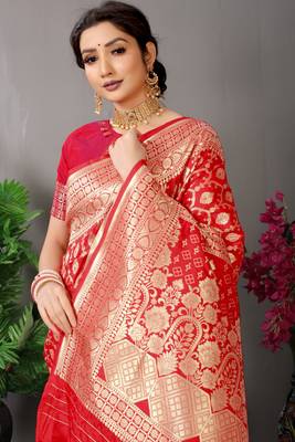 Red Woven silk blend Saree With Blouse 4