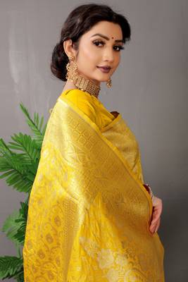 Yellow Woven silk blend Saree With Blouse 4