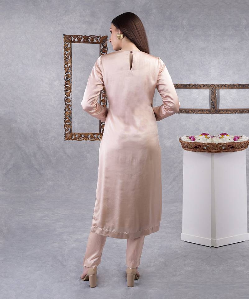 Oyster Pink Chikankari Kamdani Dupatta With Suit